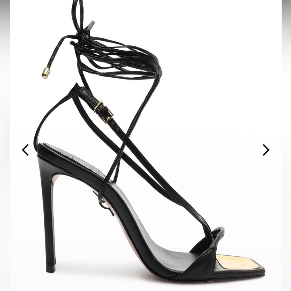 SCHUTZ Vikki Leather Sandal in size 8